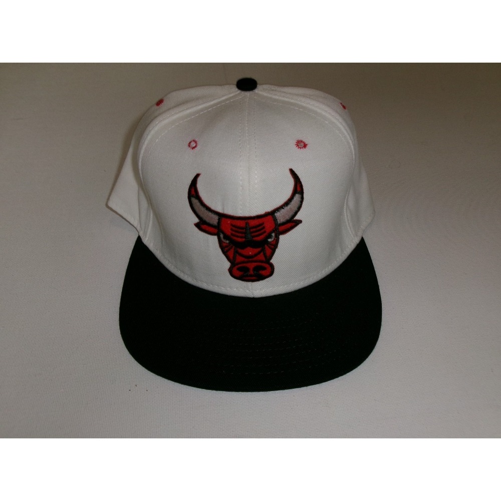 CHICAGO BULLS FITTED SIZE 7 1/4 USA MADE WOOL HAT CAP VINTAGE DEADSTOCK H3